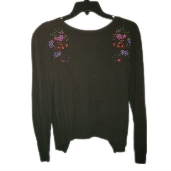 Bebe Floral Embroidered Khaki Army Green Sweater - Picture 4 of 10